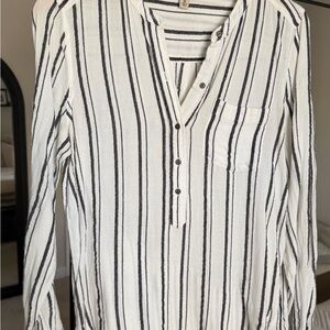 Lucky Brand Black and White Button-Up Shirt